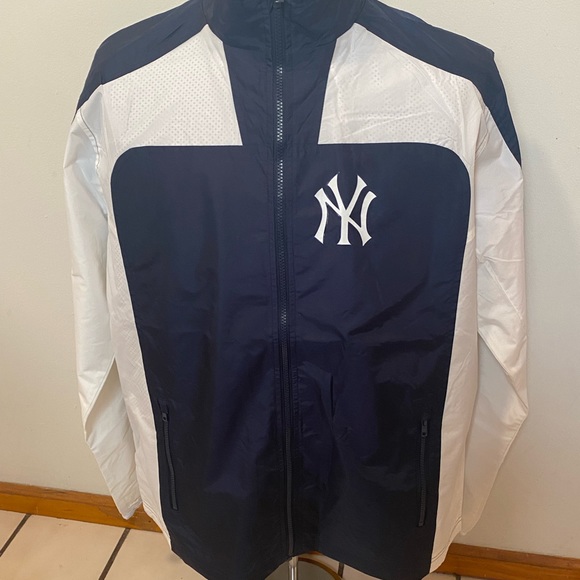 New York Yankees Training Jacket - Picture 4 of 6
